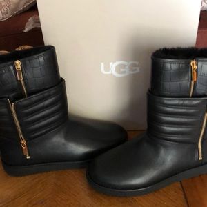 UGG WOMEN BOOTS SIZE 10 NWOT